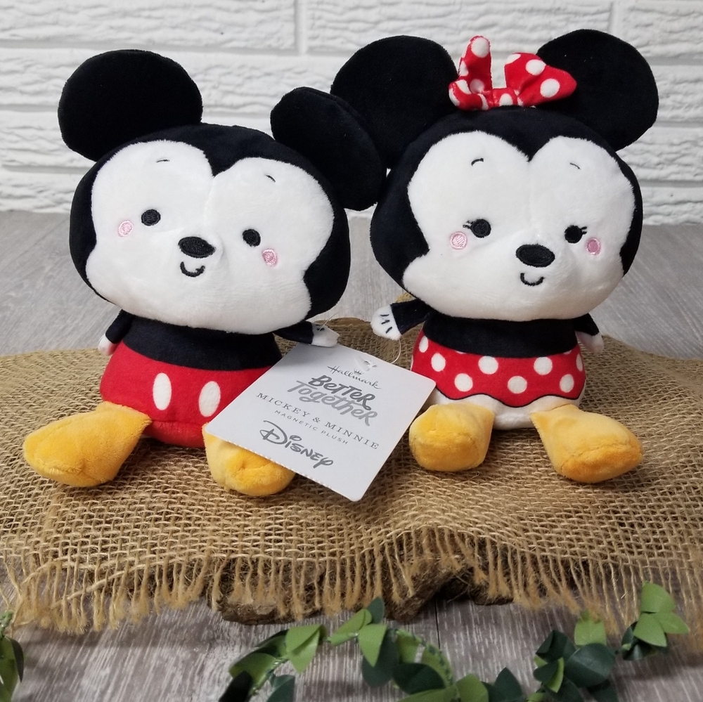 Mickey & Minnie Magnetic Plush Set